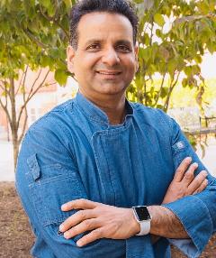 devinder headshot